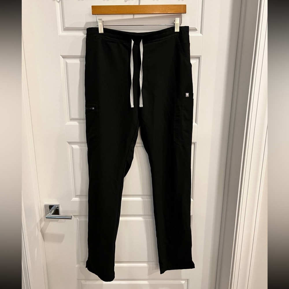 Figs Medium TALL Yola Skinny Cargo Scrub Pants Black